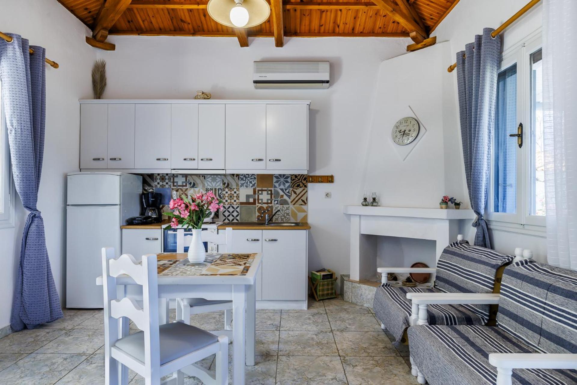 Anesis Apartment 2 Fireplace Skopelos Town Bagian luar foto